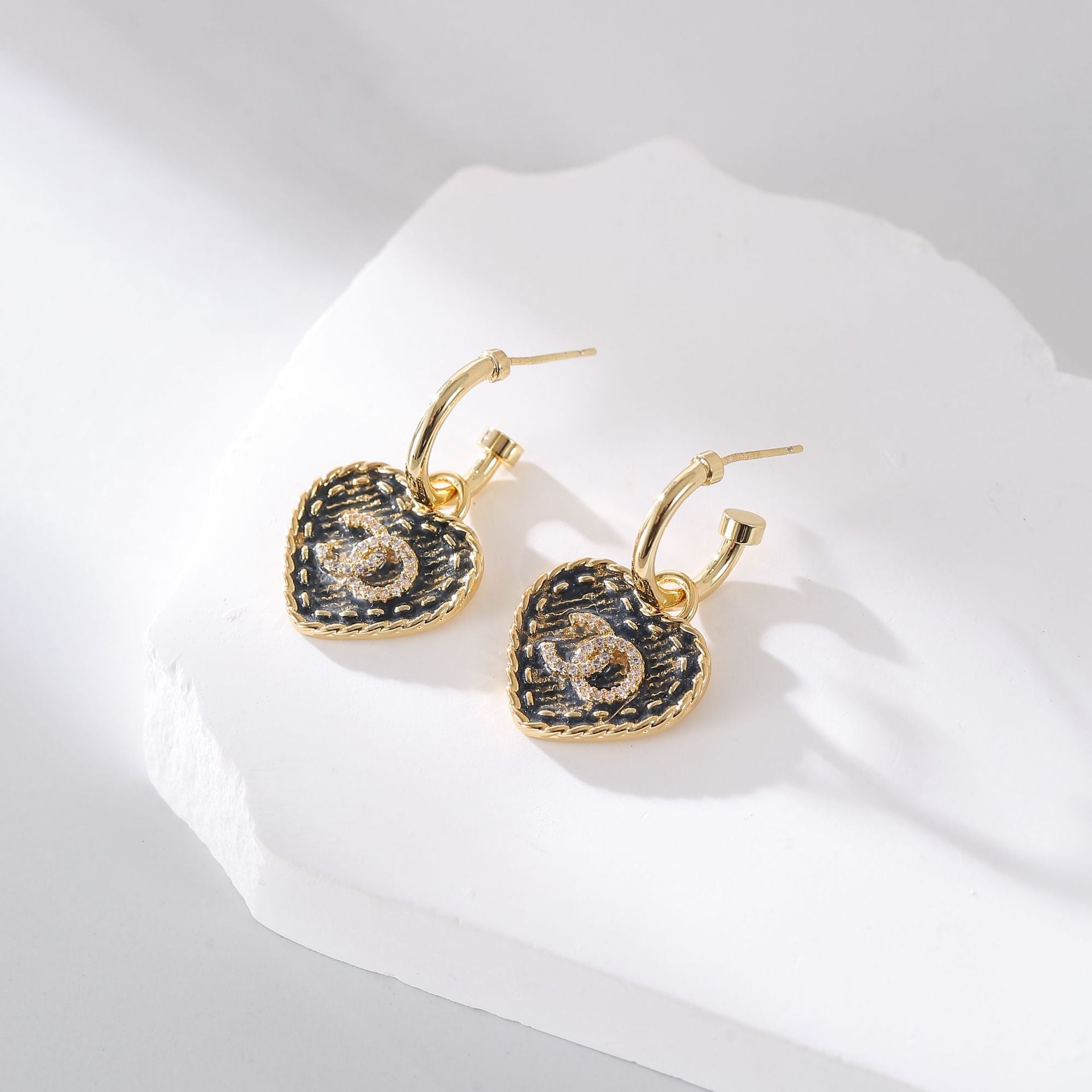 Wholesale copper plated gold inlaid zircon love earrings