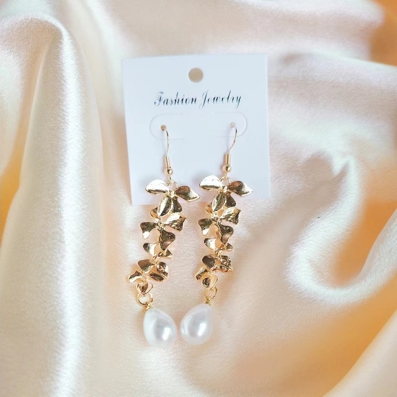 Wholesale Bohemian Bow Petal Pearl Earrings