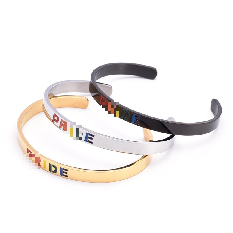 Bracciale aperto a sei colori lucido a forma di C in acciaio al titanio aperto all'ingrosso