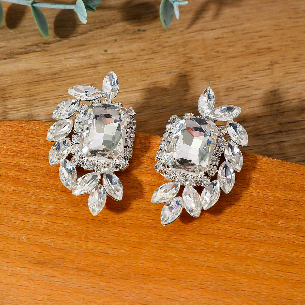 Wholesale Full of diamond exaggerated earrings sexy AB color rhinestone earrings water drop accessories