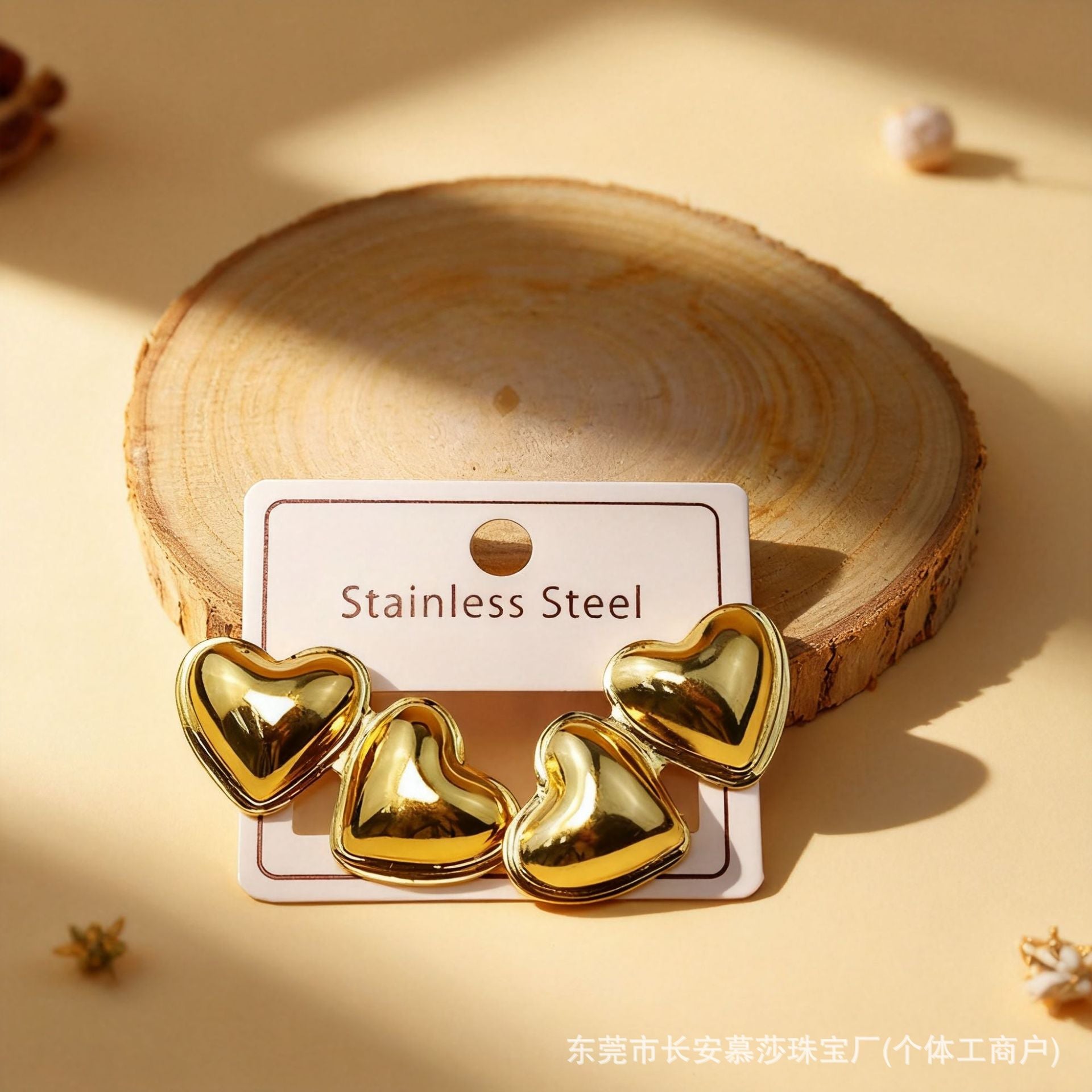 Wholesale Modern Heart Shape Stainless Steel Earrings Trendy Golden Electroplated Earrings for Women Party Wear Jewelry Accessory