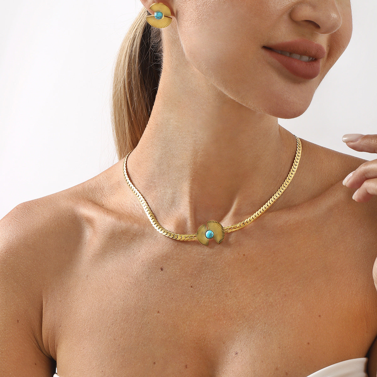 Wholesale stainless steel Palace fan-shaped turquoise necklace color-preserving Necklace