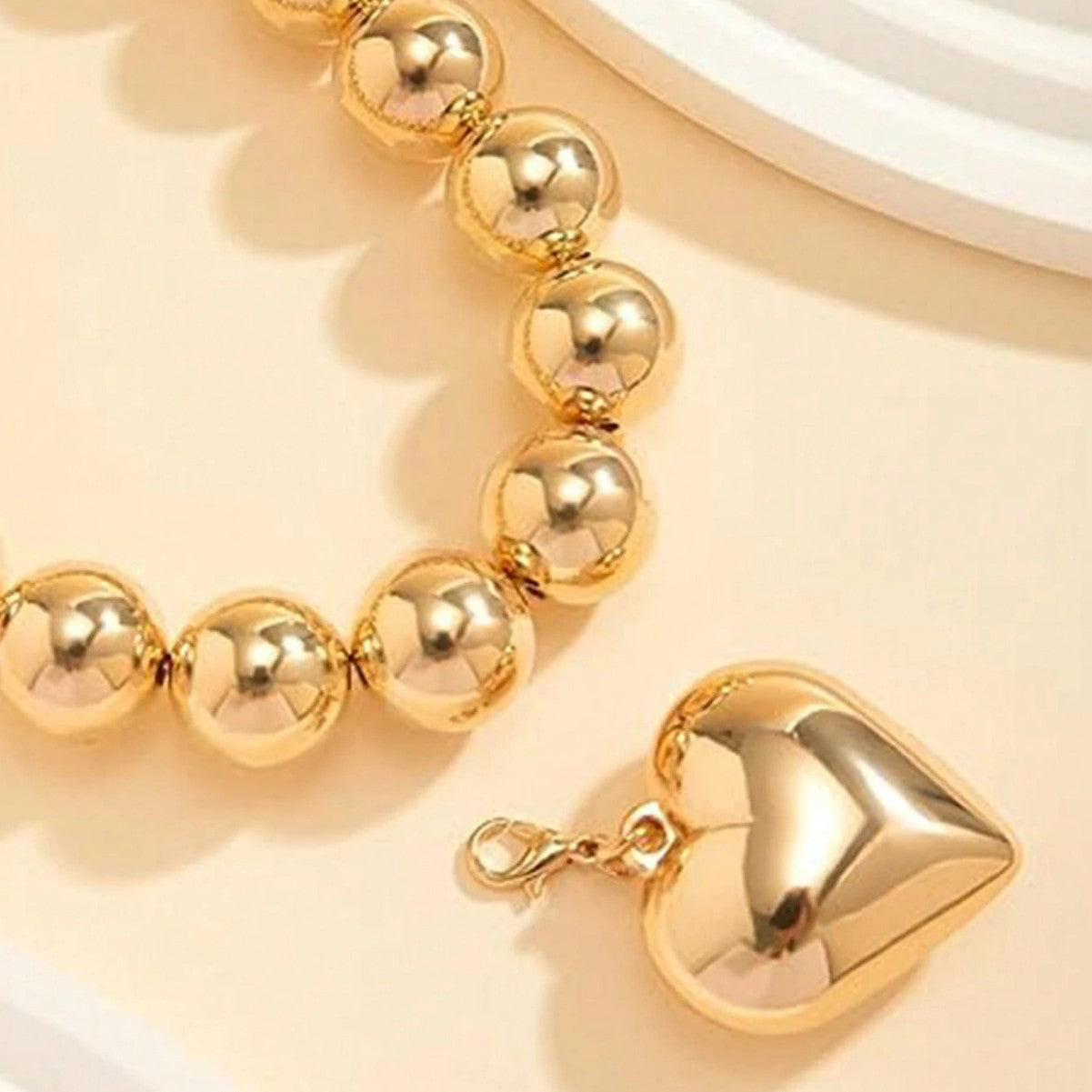 Wholesale exaggerated beaded heart pendant necklace