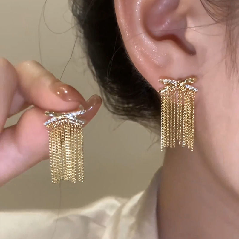 Wholesale French Vintage Camellia Flower Earrings Alloy Electroplated Jewelry Accessory