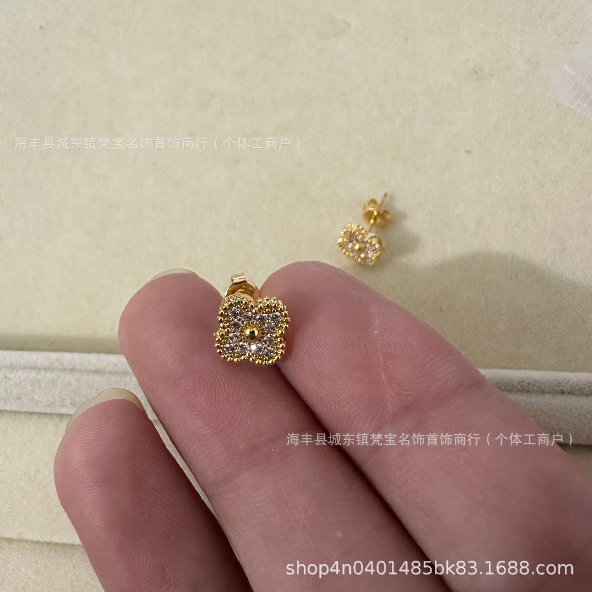 dxx-img:9bdedd900cbd9f3518eac2c208afe9ad,ACC-ES-6129065336698-M1