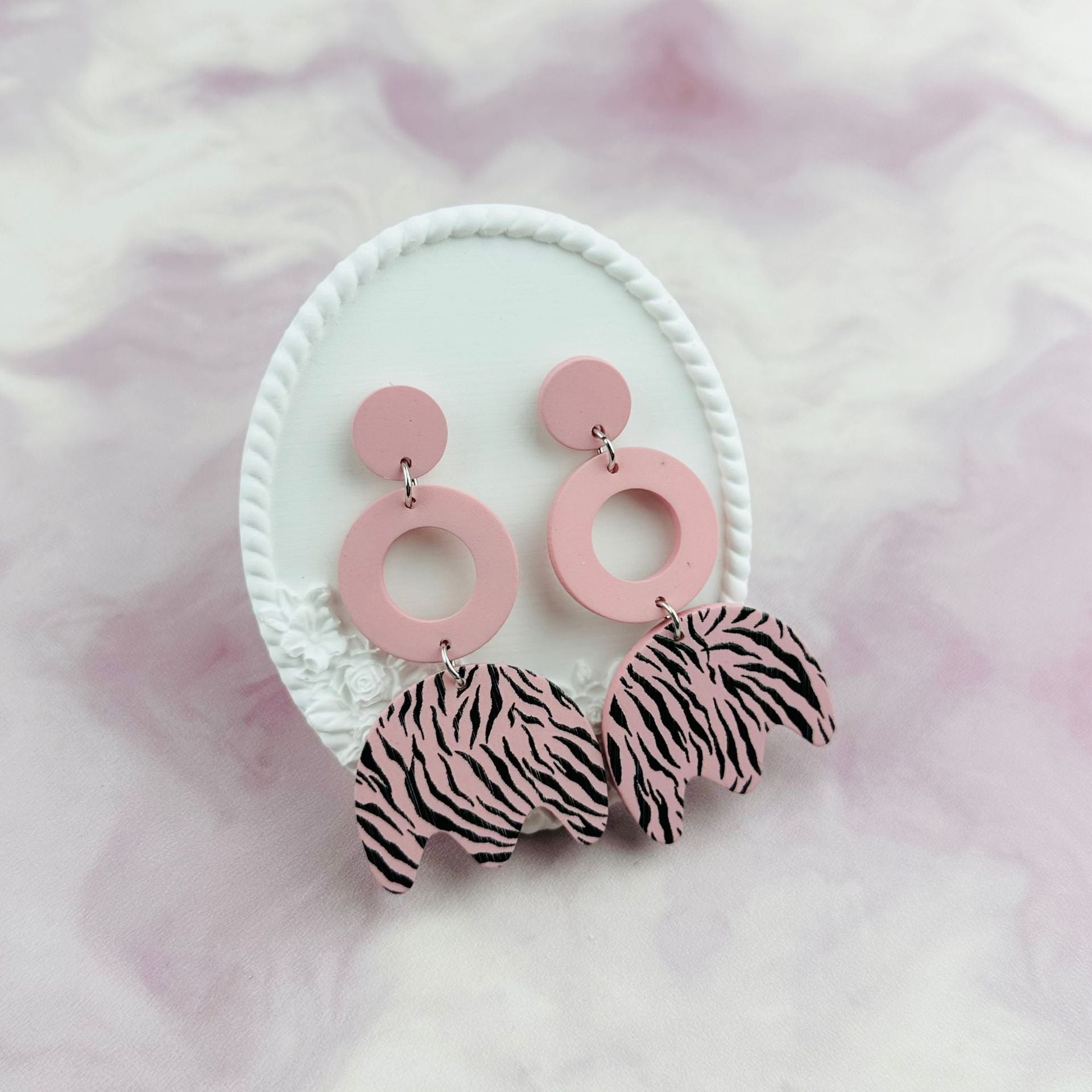 Wholesale Valentine's Day pink leopard print spot  acrylic paint women's earrings