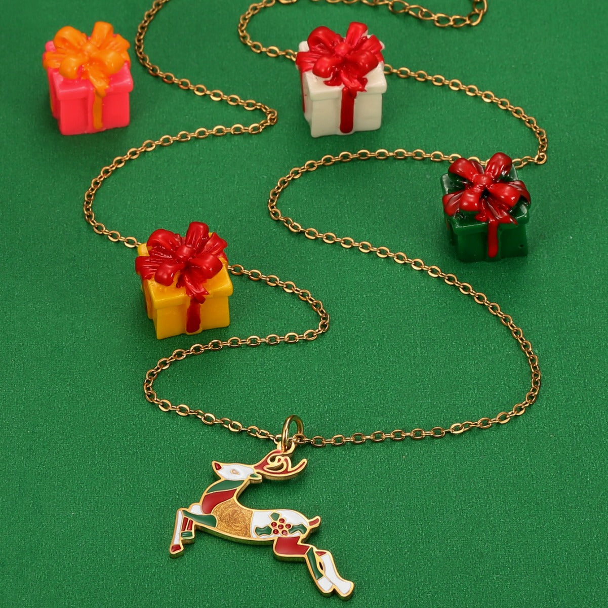 Wholesale Christmas cartoon oil dripping colorful elk necklace