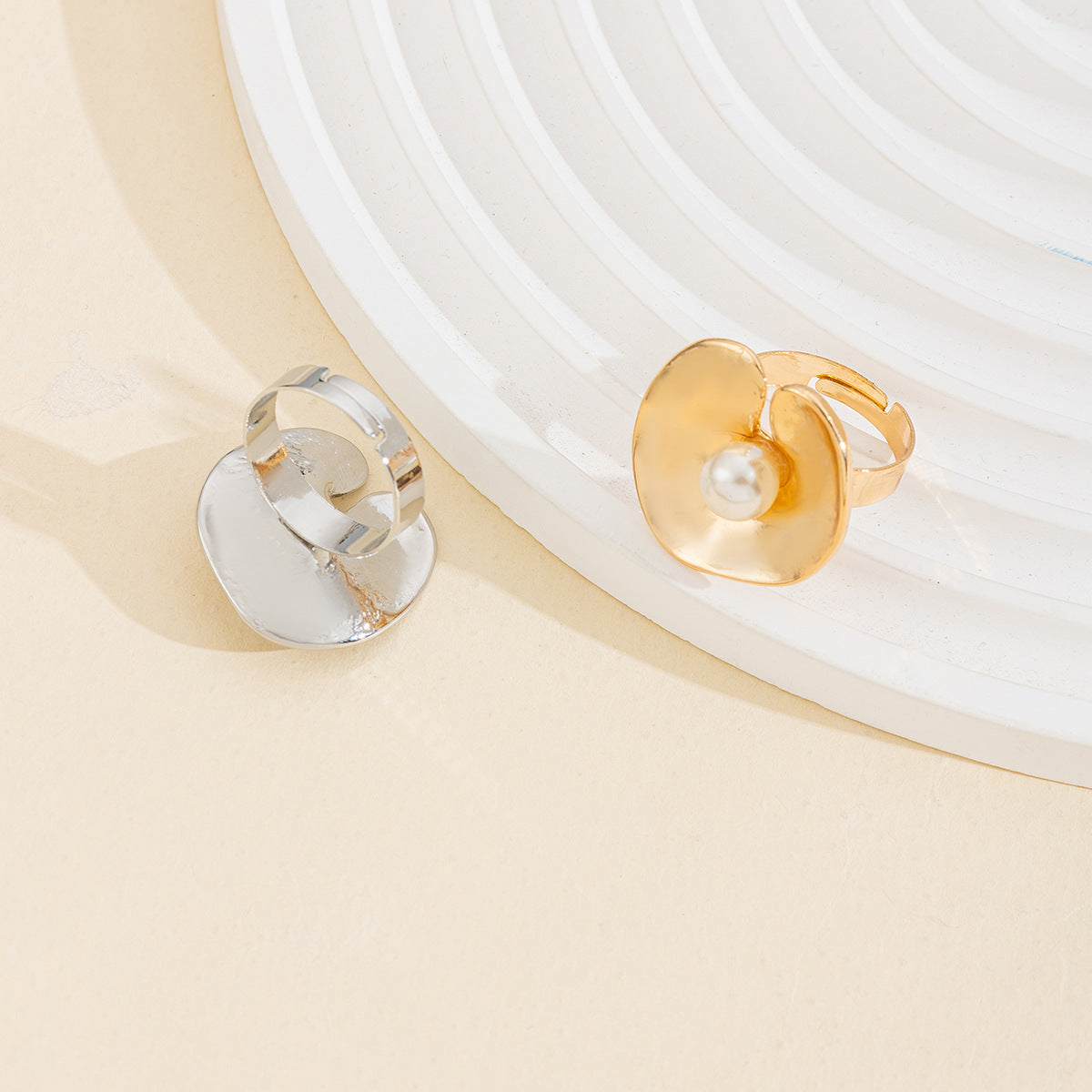 Wholesale metal retro art flower ring