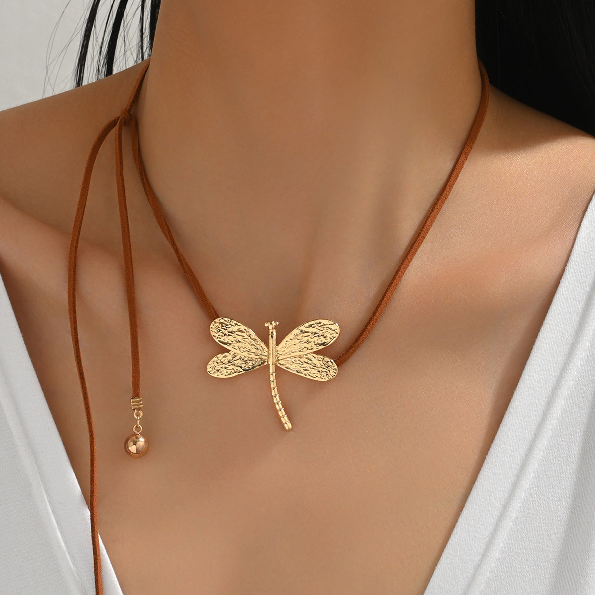 Collana con pendente a forma di libellula 3D placcato in oro in lega all'ingrosso