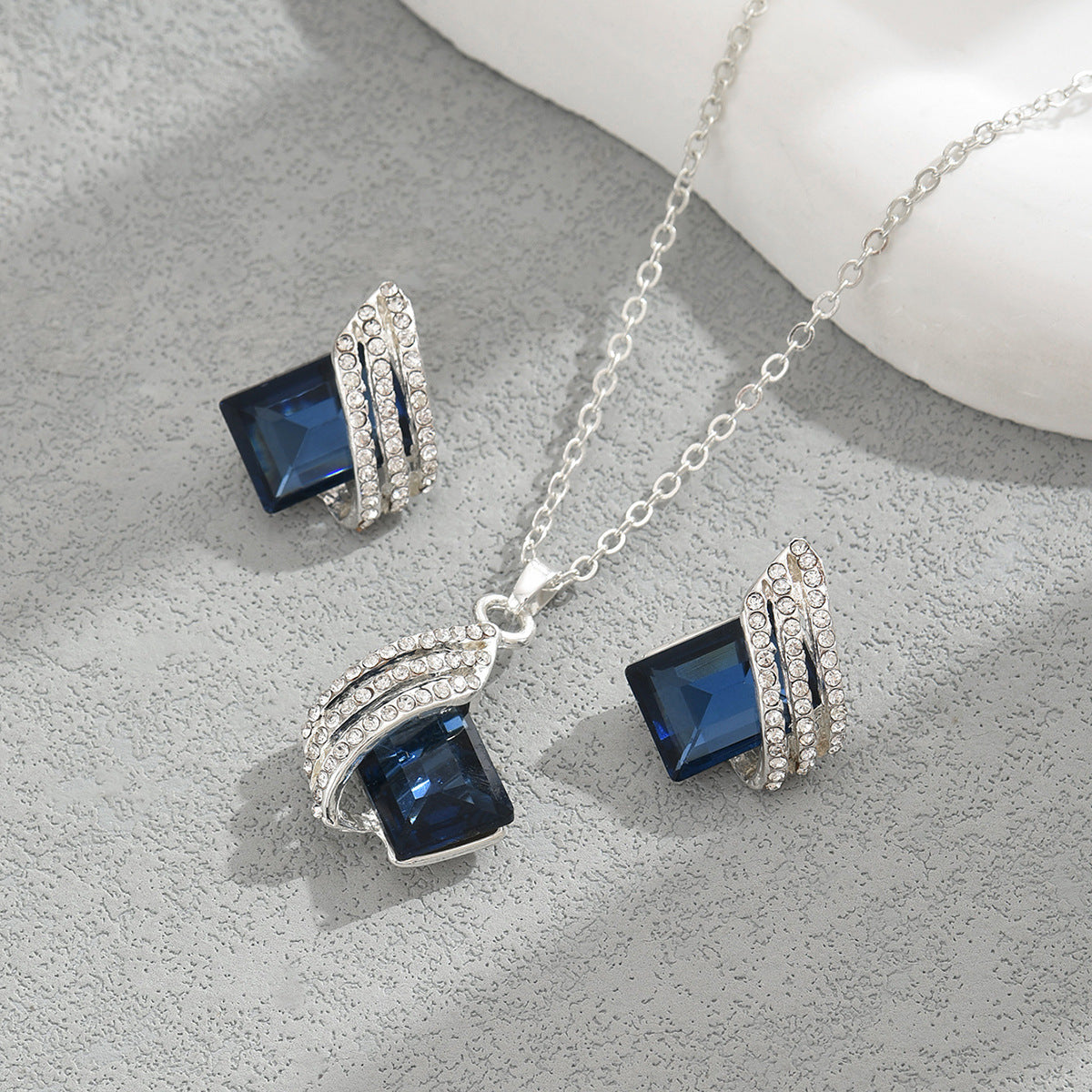 Wholesale  Geometric Embedded Crystal  Necklace Set Versatile Full Diamond Series Earring Jewelry