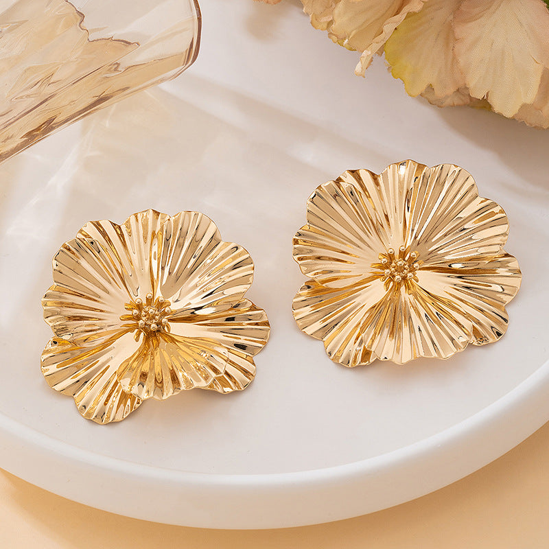 Wholesale European American Style Large Floral Gold Earrings Fashion Accessory Gift Boutique Resale