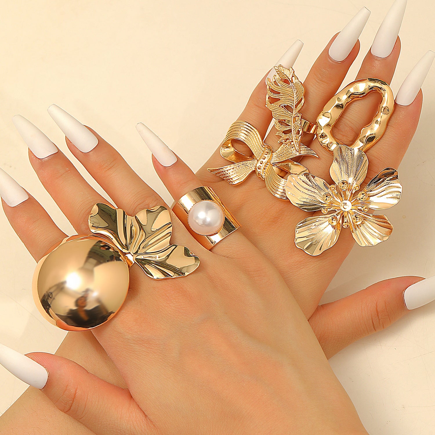 Anello irregolare da donna con linee geometriche in metallo con fiori e foglie all'ingrosso