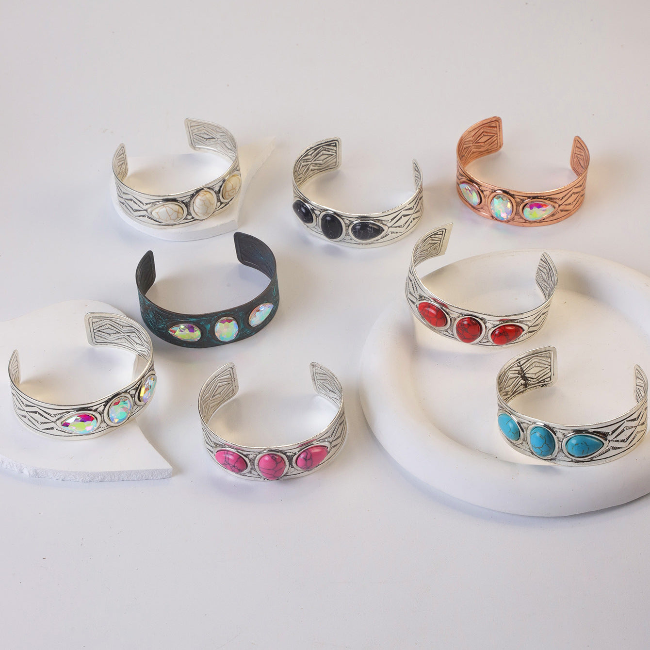 Wholesale Silver Tone Turquoise Inlay Vintage Open Adjustable Bracelet Women Fashion Jewelry Accessory