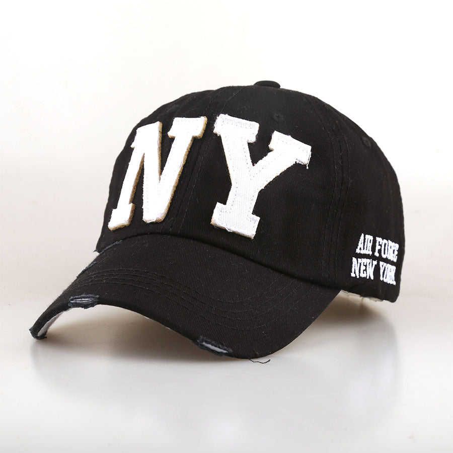 Wholesale Fashionable letter embroidered baseball cap
