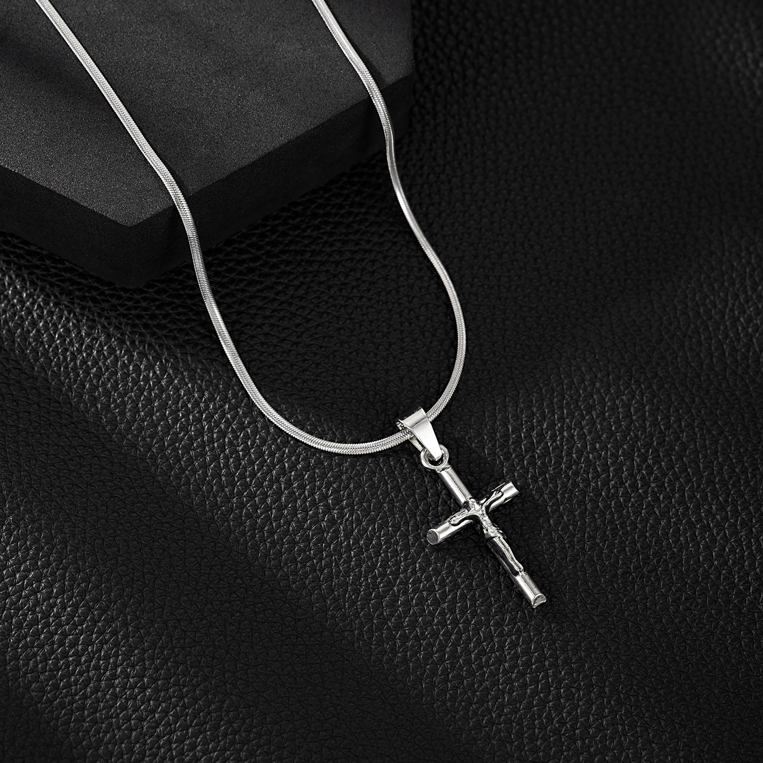 Wholesale Stainless Steel Cross Pendant Necklace Hip Hop American Style Unisex Trendy Fashion Accessory