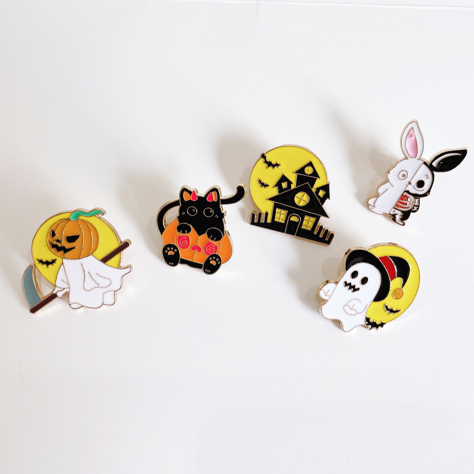 Wholesale  brooch cartoon   metal badge  pin