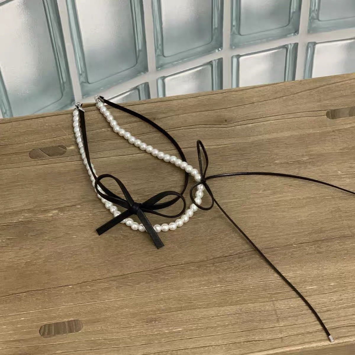 Wholesale  Double-layer Pearl Leather Butterfly Collar Necklace