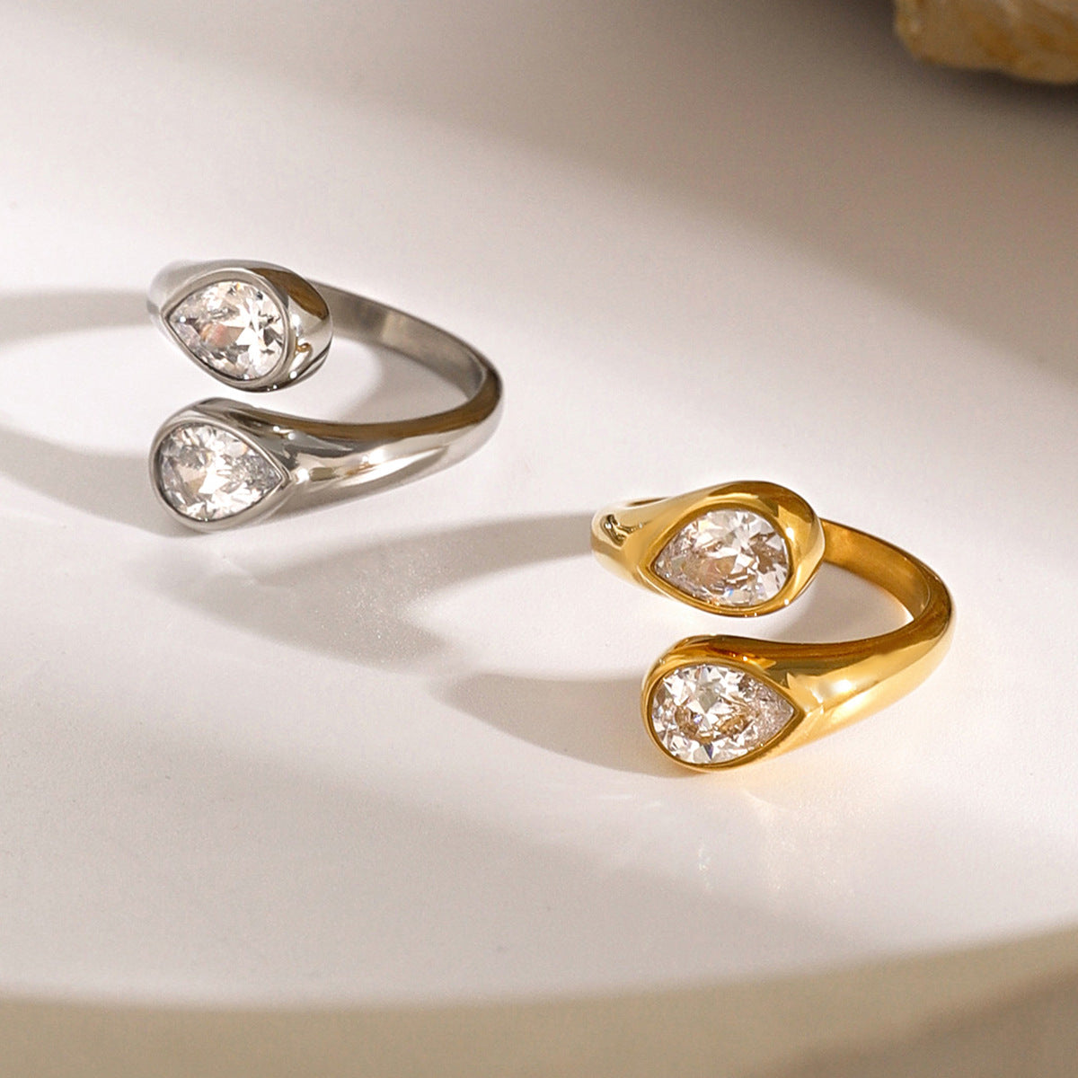 Wholesale does not fade 18k gold stainless steel drop-shaped staggered opening ring