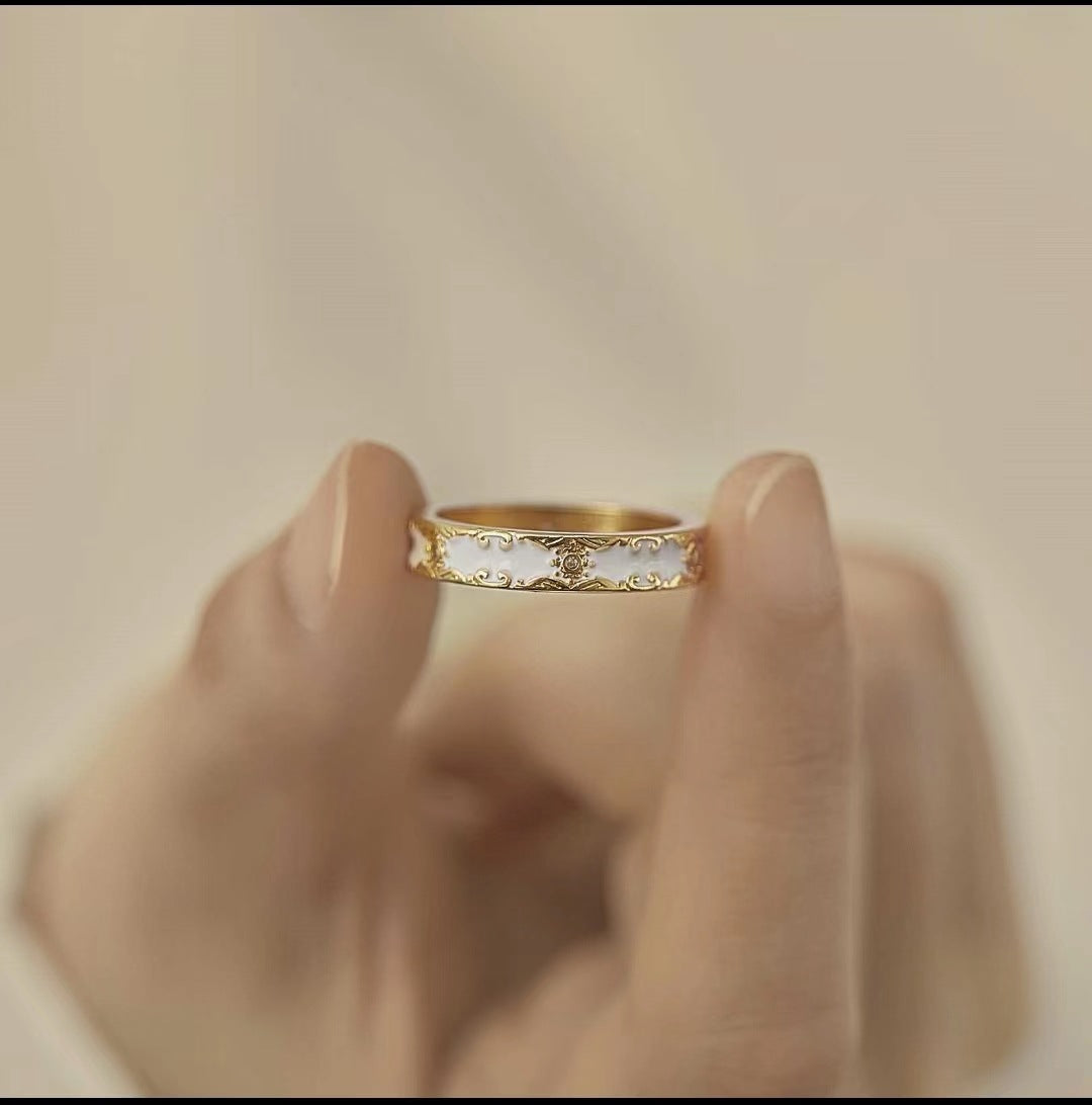 Wholesale  retro beautiful starry sky pattern carved light luxury  ring