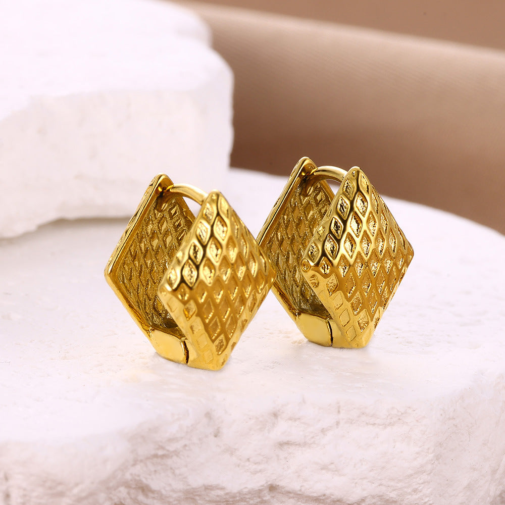 Wholesale non-fading 18K gold titanium steel heart-shaped earrings