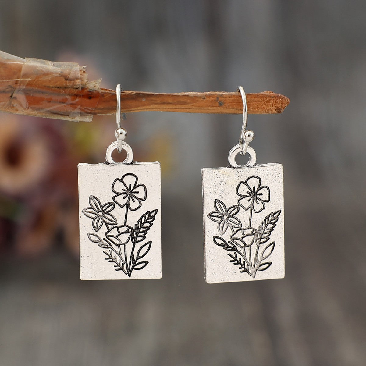 Wholesale Stylish Retro Bohemian Carved Flower Alloy Earrings for Fashion Accessory