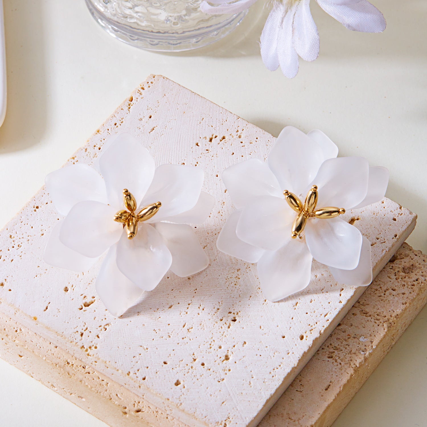 Wholesale  exaggerated three-dimensional acrylic flower petal earrings