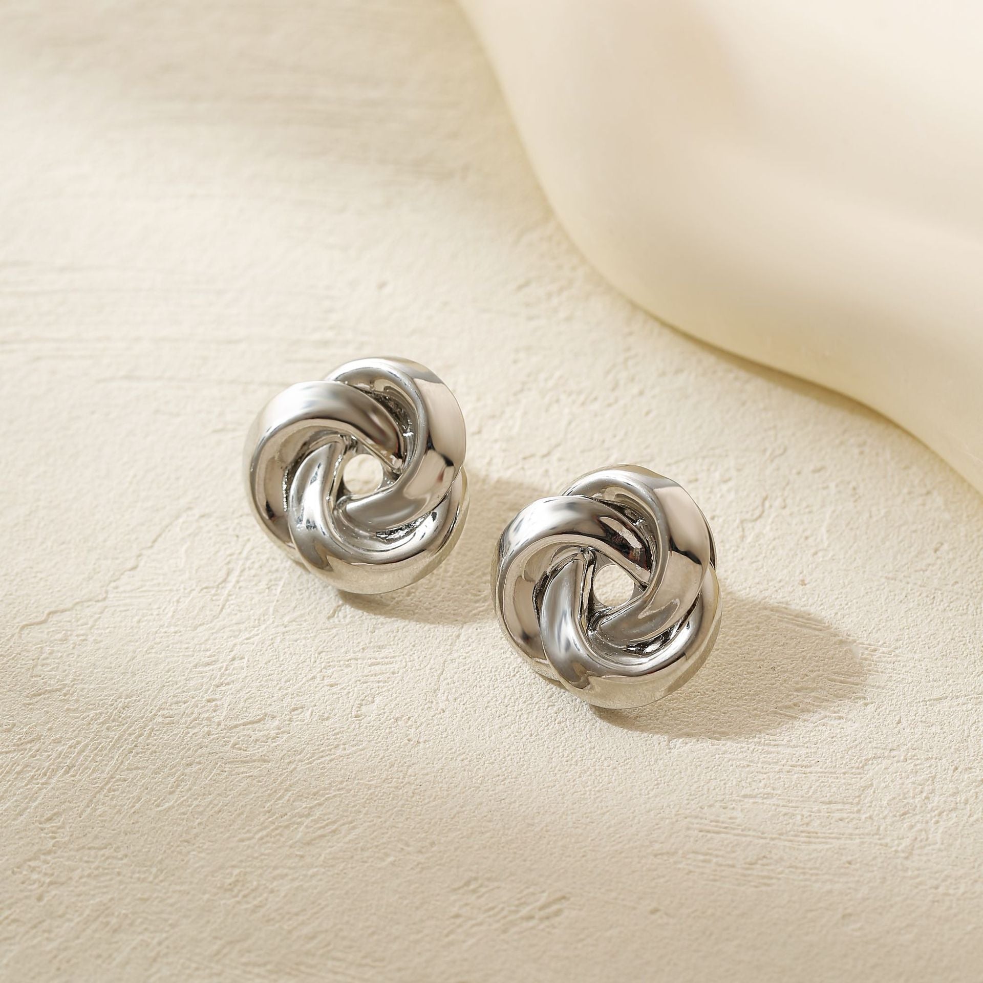 Wholesale  silver pigment hoop earrings hoop earrings