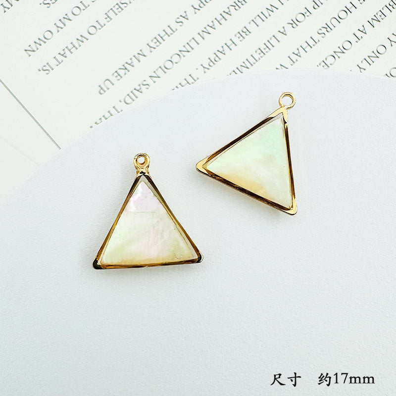 Wholesale Trendy Geometric Shell Pendant Copper Electroplated DIY Jewelry Accessory For Layering Necklaces Boutique Resale