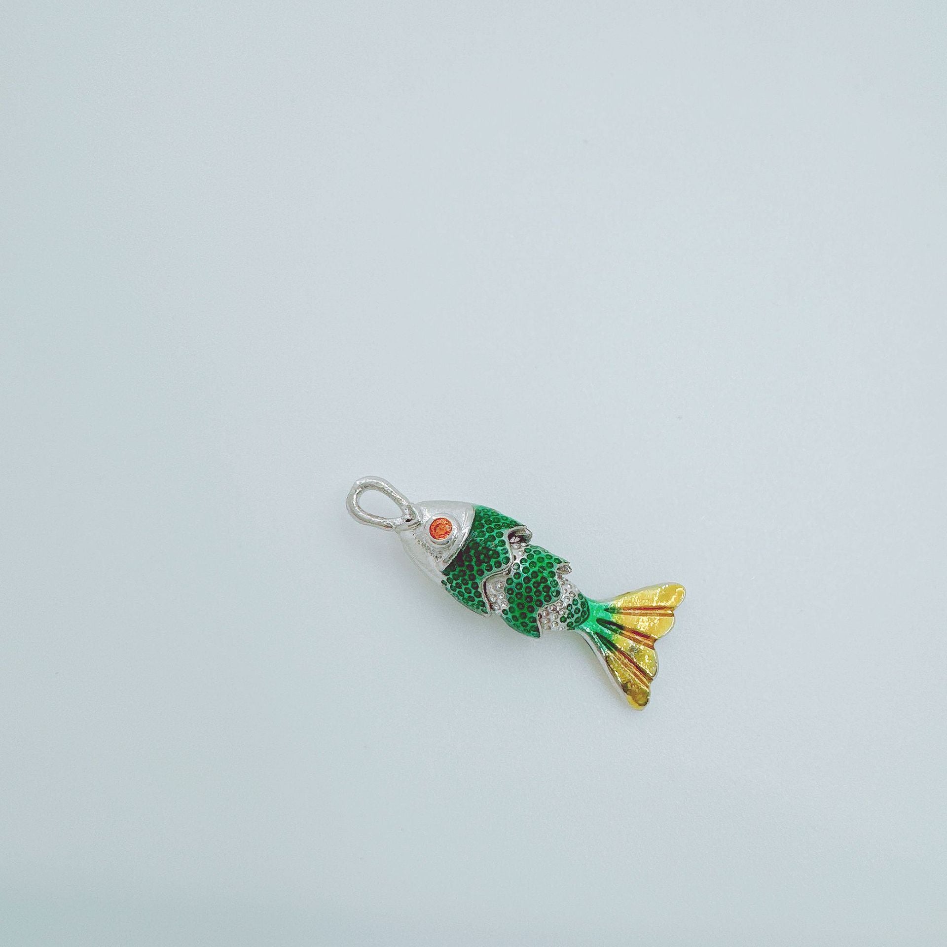 Wholesale Gold Plated Copper Sea Fish Pendant Necklace,  Trendy Fashion Accessory for Women