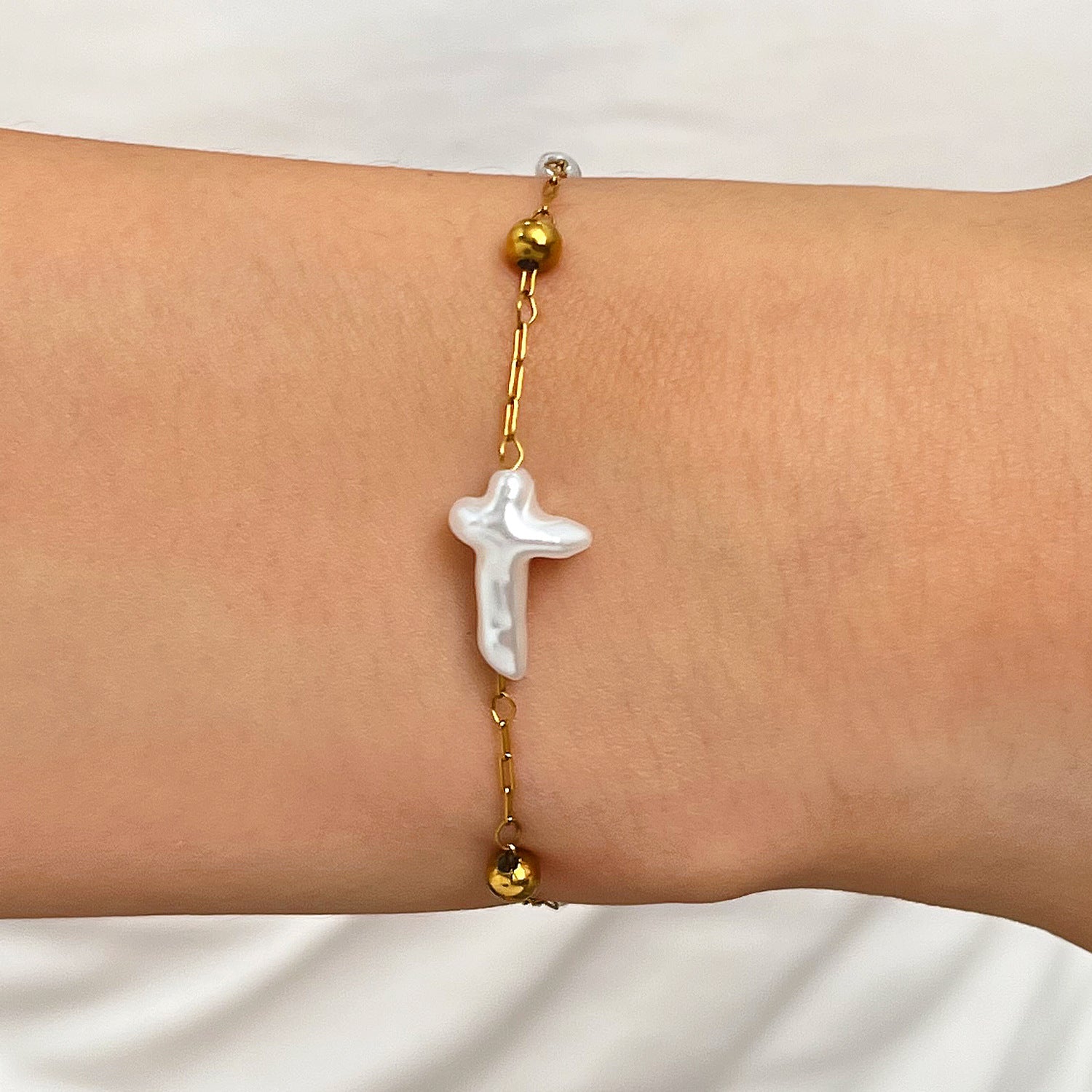 Wholesale Stylish Stainless Steel Imitation Pearl Bracelet With Flower Moon Cross Design Women S Jewelry Accessory