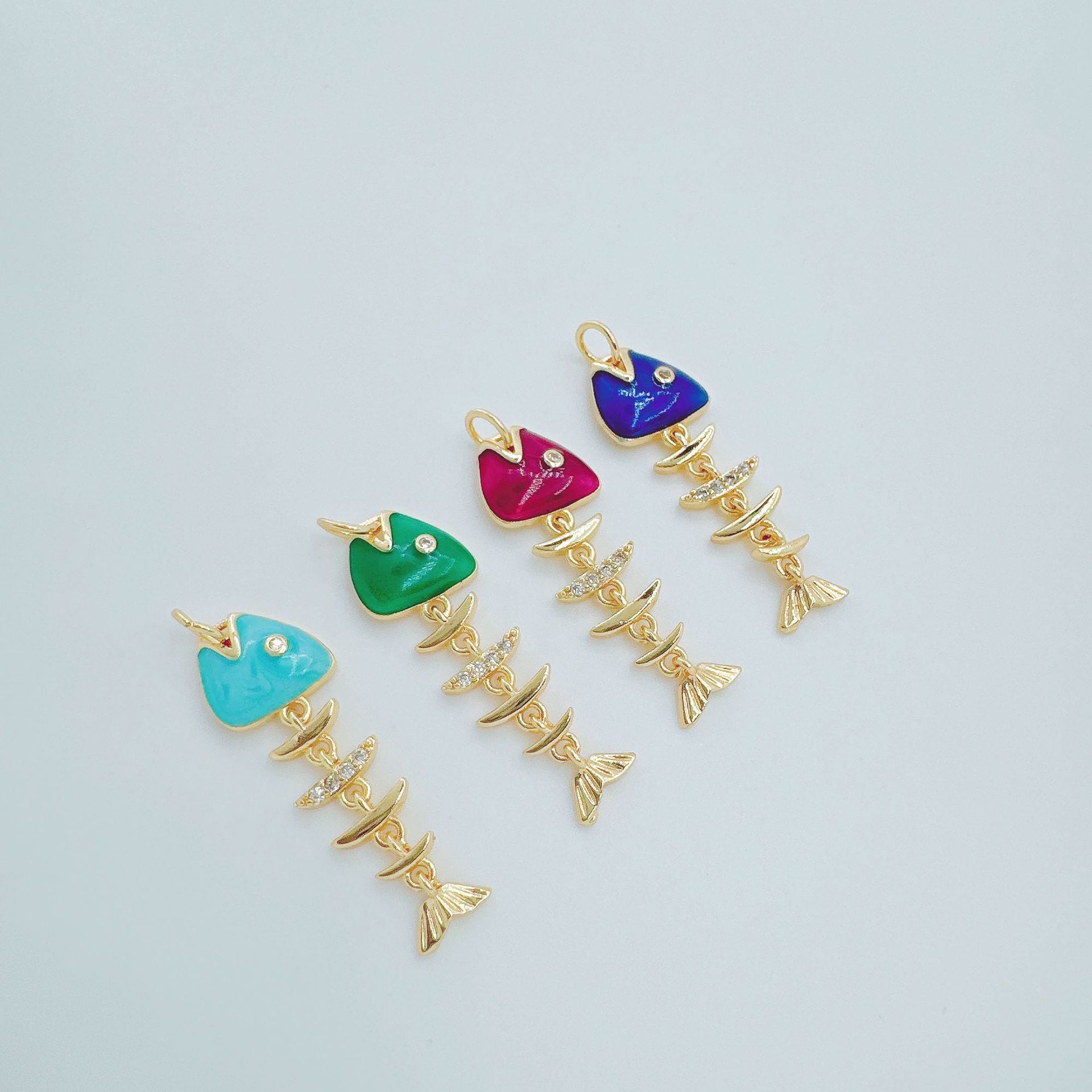 Wholesale Ocean Series Fishbone Pendant Necklace Copper Electroplated Fashion Accessory