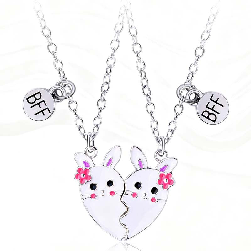 Wholesale Cartoon Heart BFF Magnetic Pendant Necklace For Women Stylish Gold Tone Zinc Alloy Boutique Resale Jewelry Accessory
