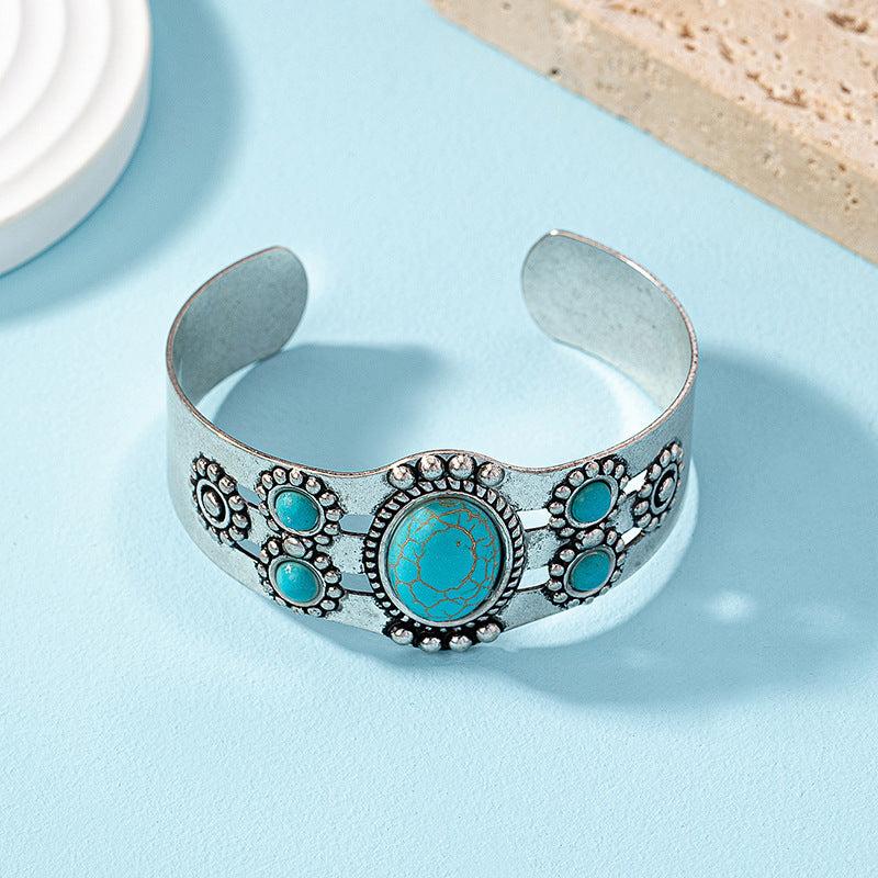 Wholesale bohemian style new simple fashion oval pattern turquoise metal bracelet