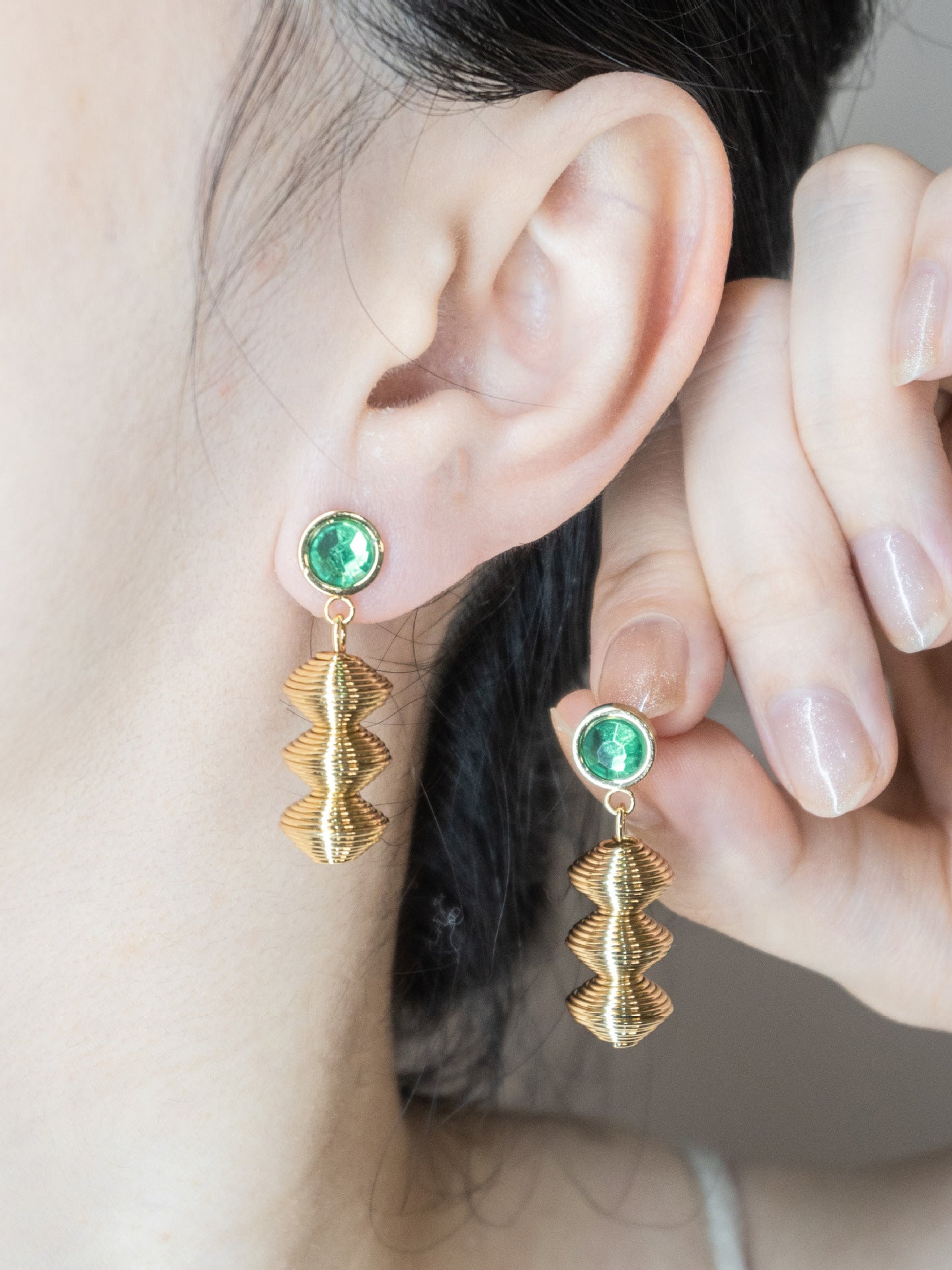 Wholesale Gold Plated Stainless Steel Three Layer Coil Geometric Lantern Earrings French Retro Women S Stud Earrings Party Fashion Accessory