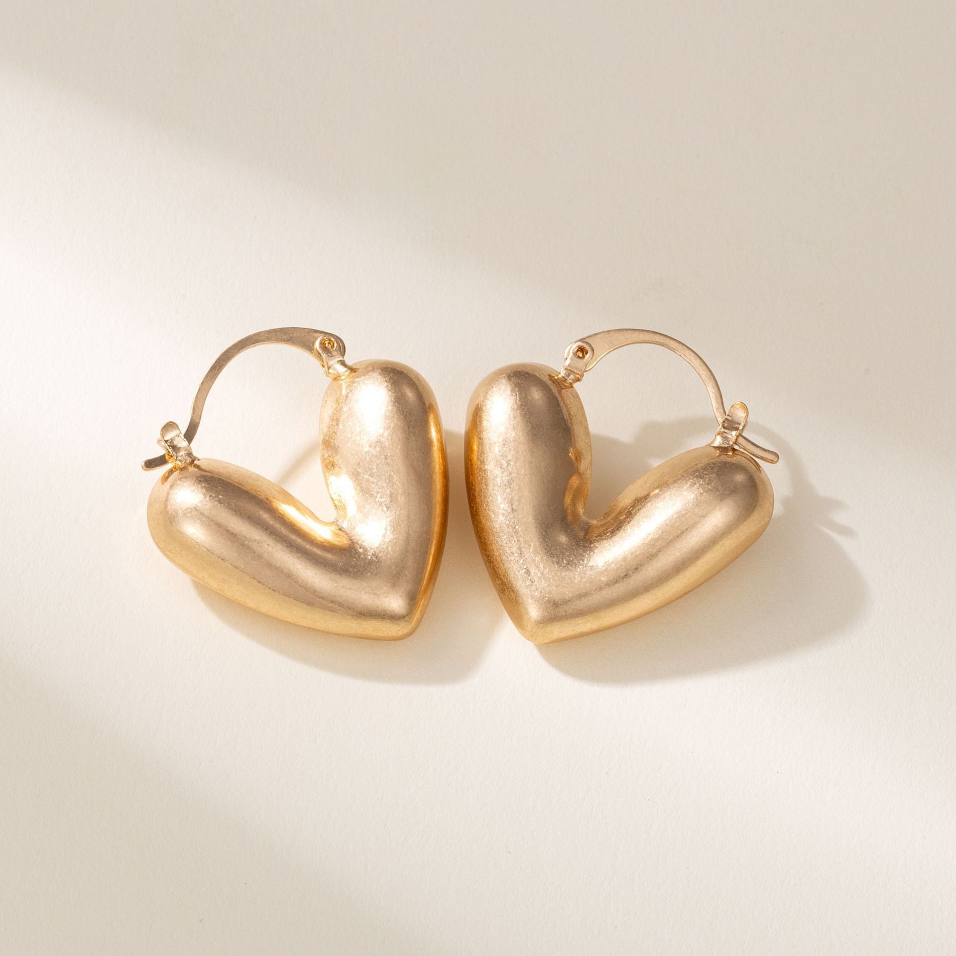 Wholesale copper plated gold inlaid zircon love earrings