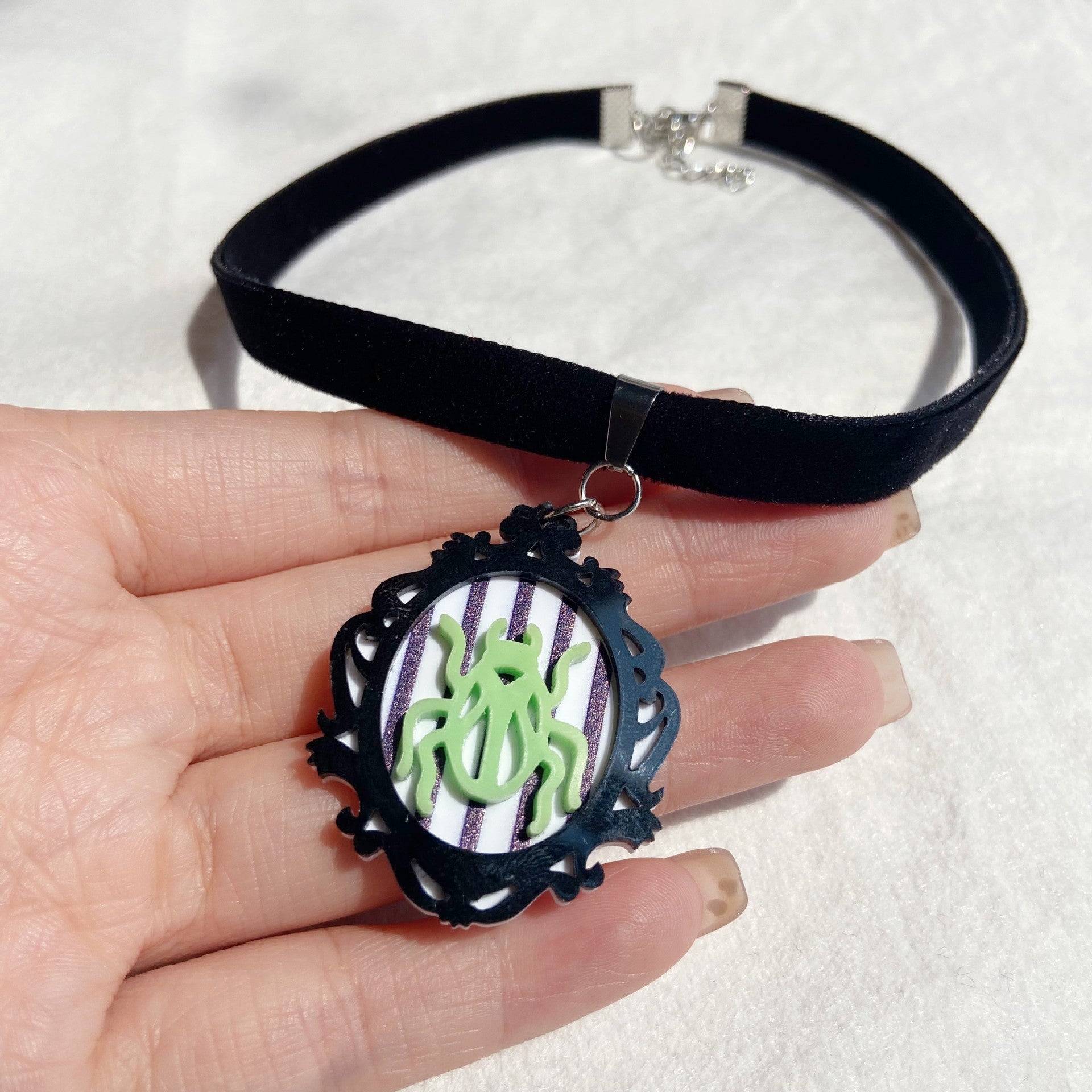 Wholesale Stylish Acrylic Choker Necklaces With Star Snowflake Heart Charms Fashion Jewelry Accessory For Party And Everyday Wear