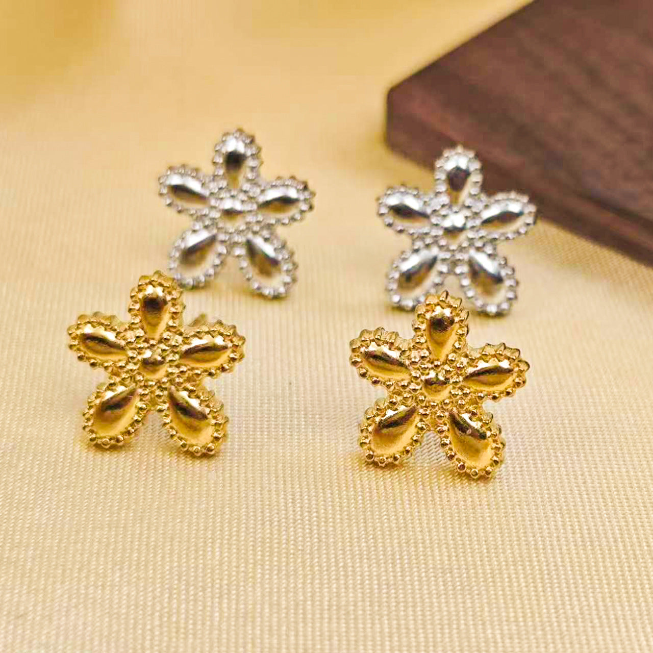 Wholesale Titanium Steel Flower Earrings Simple Style Jewelry Accessory for Everyday Wear