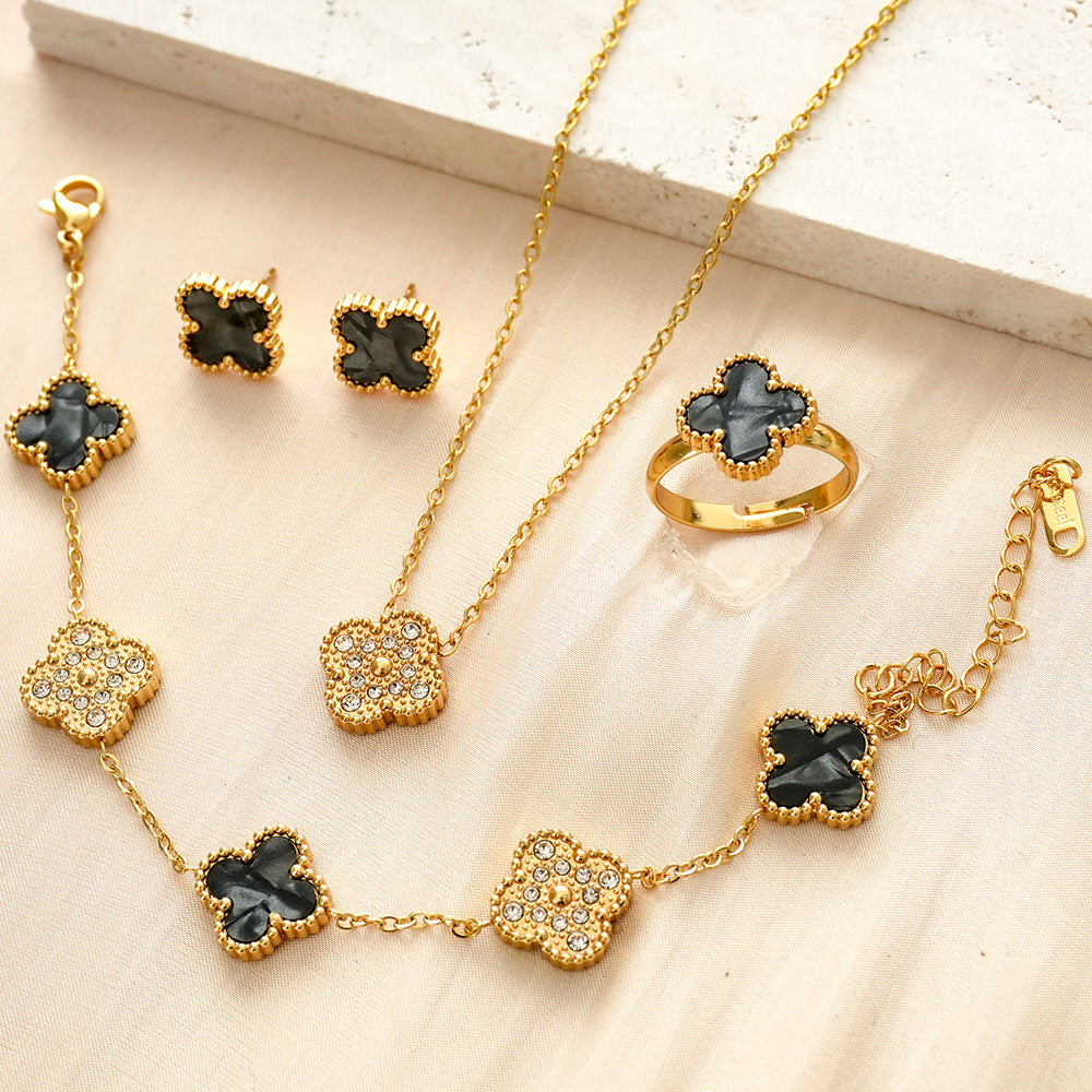 Wholesale Titanium Steel Plated Four Leaf Clover Jewelry Set For Women Rhinestone Necklace And Bracelet Trendy Casual Gift