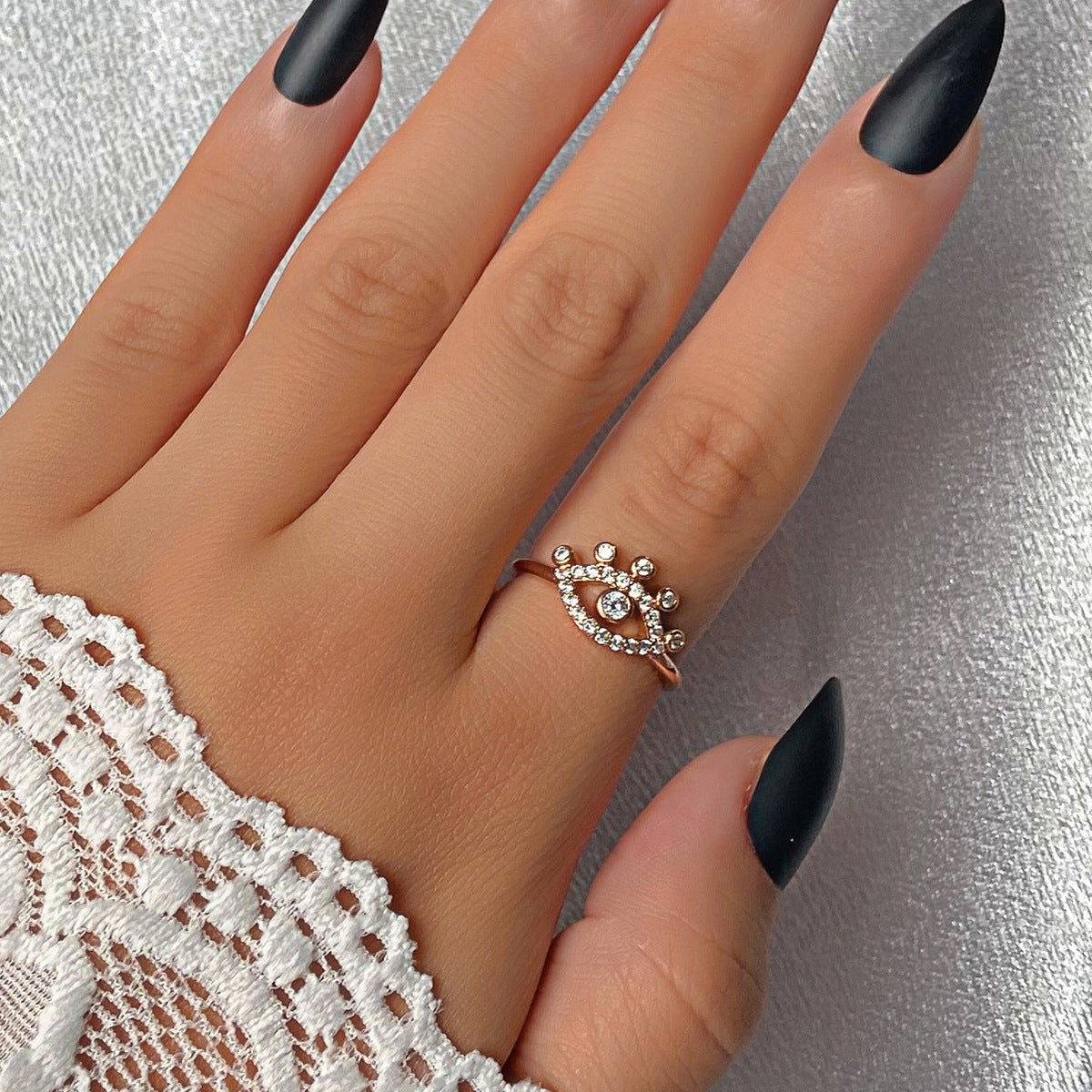 Wholesale creative retro devil' s eye opening ring