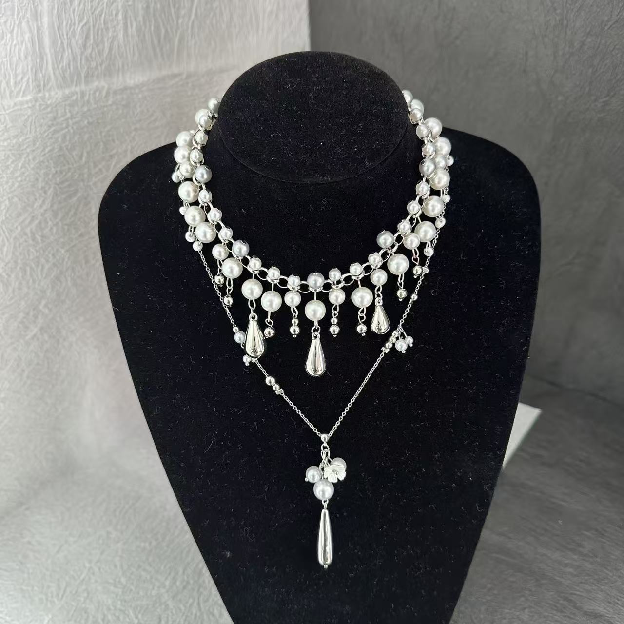 Wholesale Vintage Pearl Rhinestone Layering Necklace French Court Style Alloy Chain Trendy Boutique Jewelry Gift
