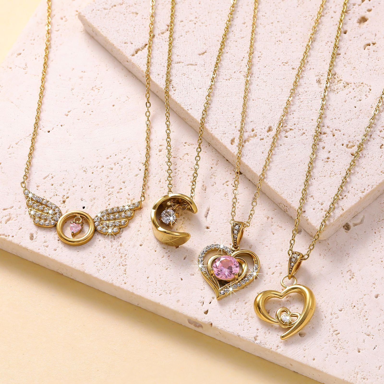 Wholesale Chic Heart Pendant Necklace For Women Gold Plated Titanium Steel Collarbone Chain Minimalist Design Fashion Accessory Gift