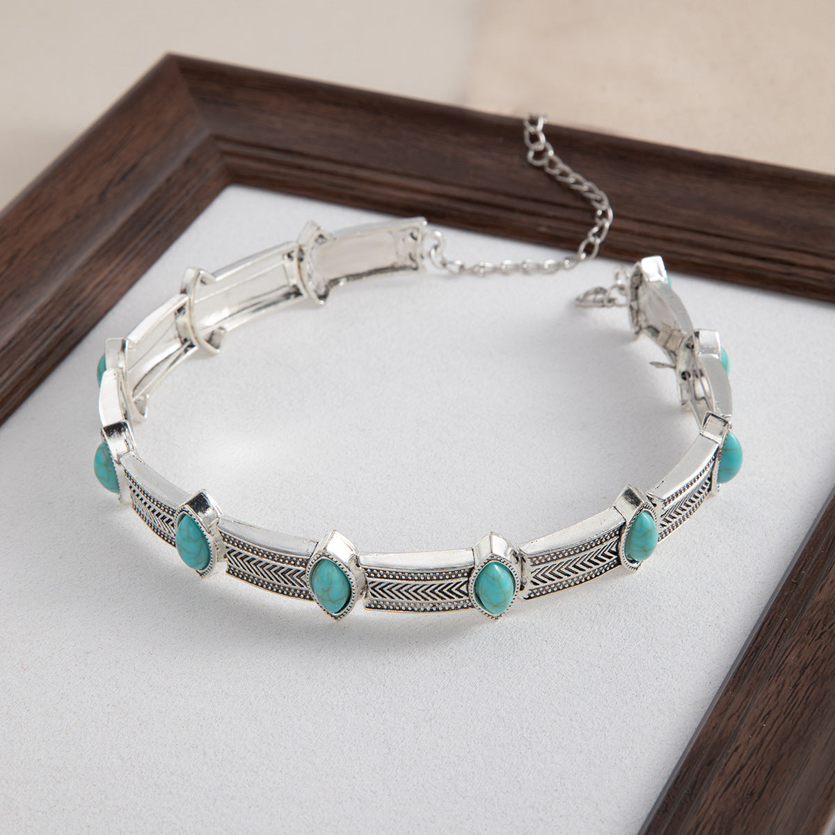 Wholesale Retro Bohemian Turquoise Inlay Alloy Layering Necklace Stylish Women S Fashion Accessory Gift