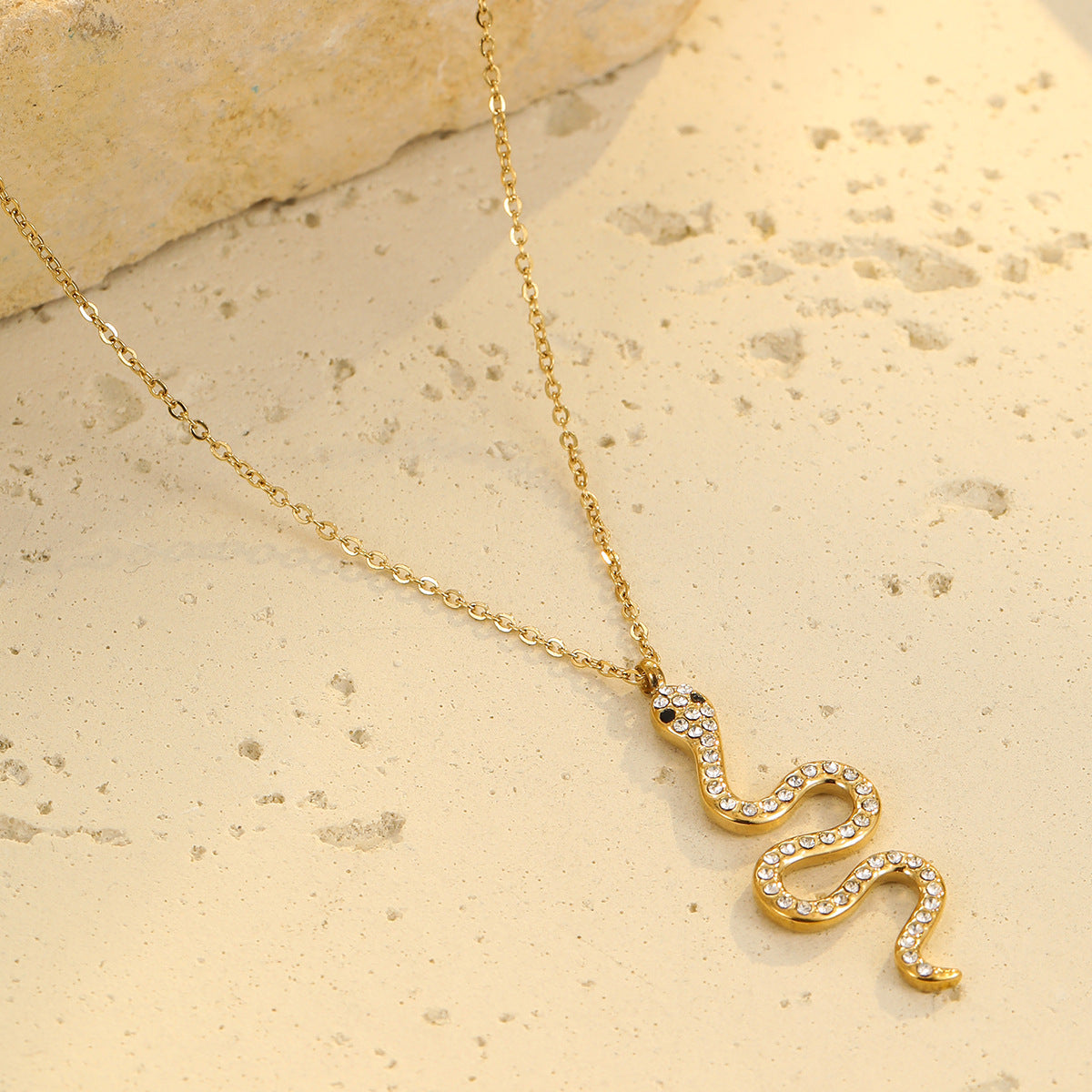 Wholesale snake pendant stainless steel necklace