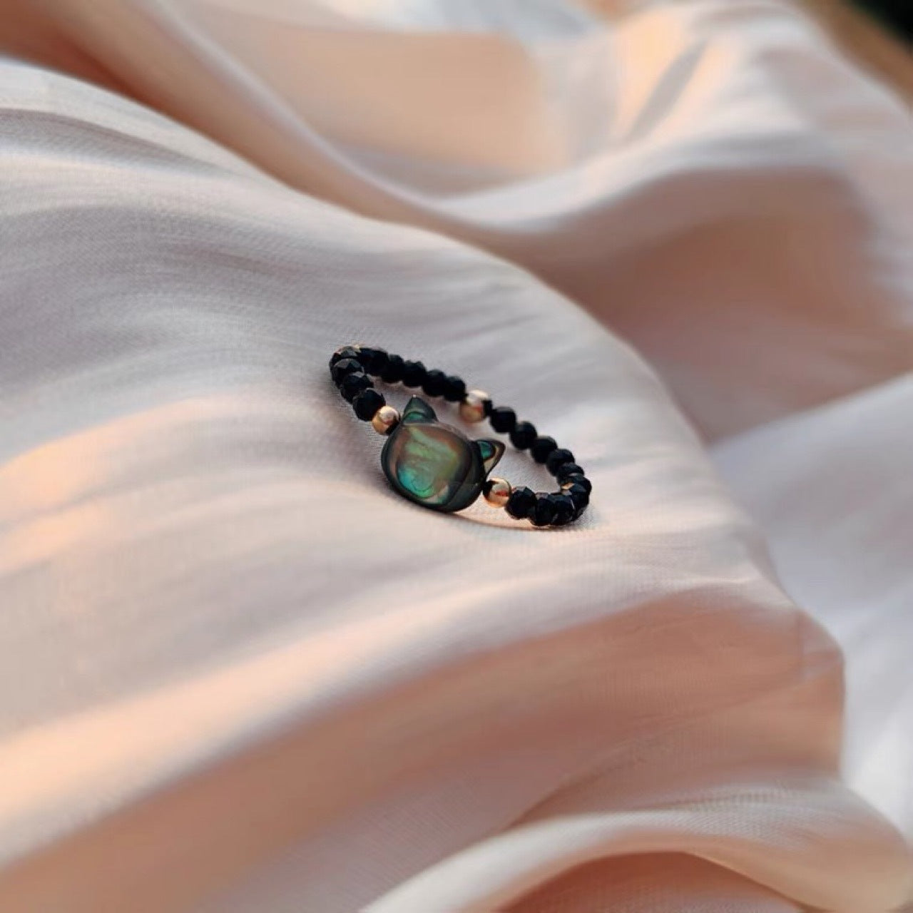 Wholesale Cat Head Crystal Style Ring White Shell Fashion Jewelry for Casual Everyday Wear