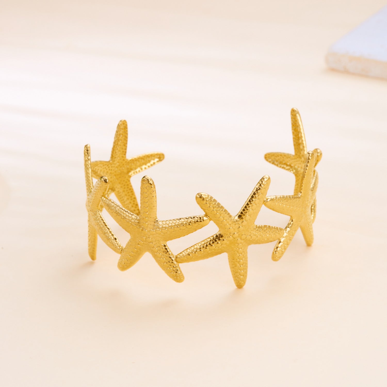 Wholesale Stainless steel  Creative Beach Holiday Starfish Open Style Bracelet