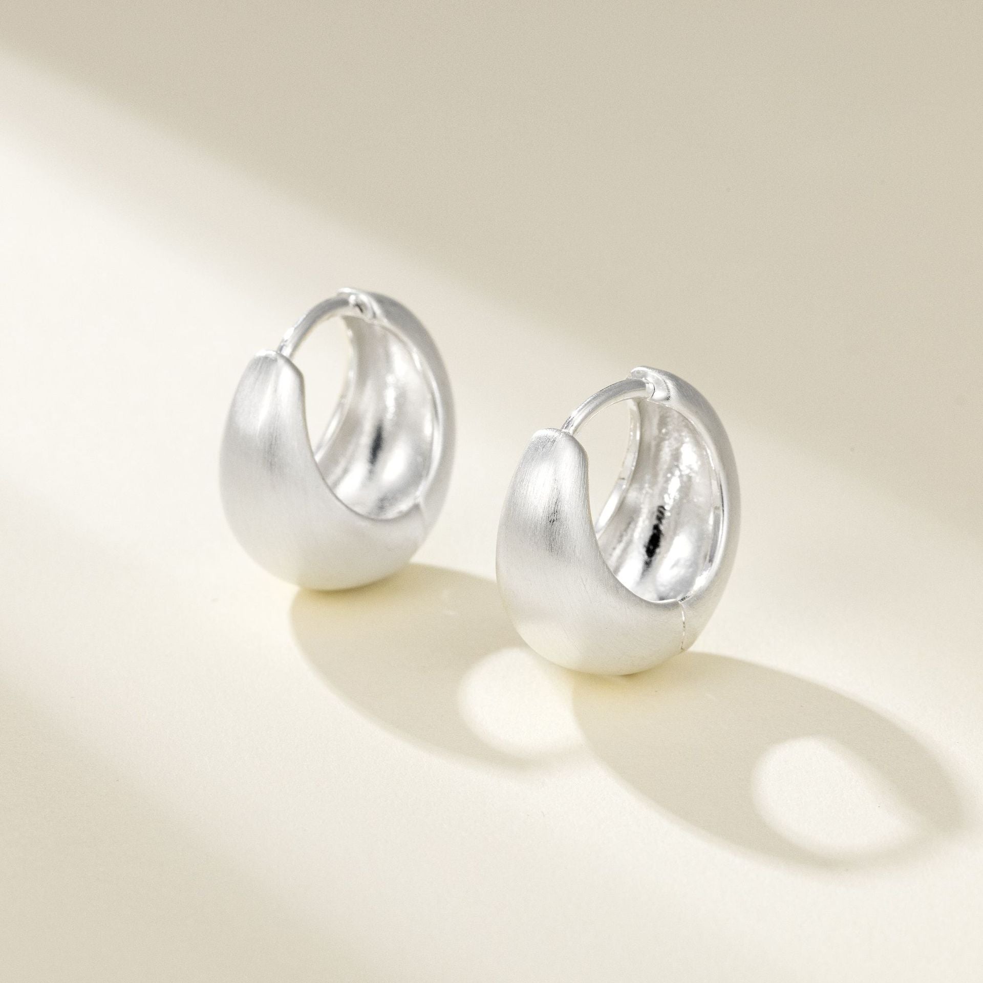 Wholesale Misty brushed delicate earrings