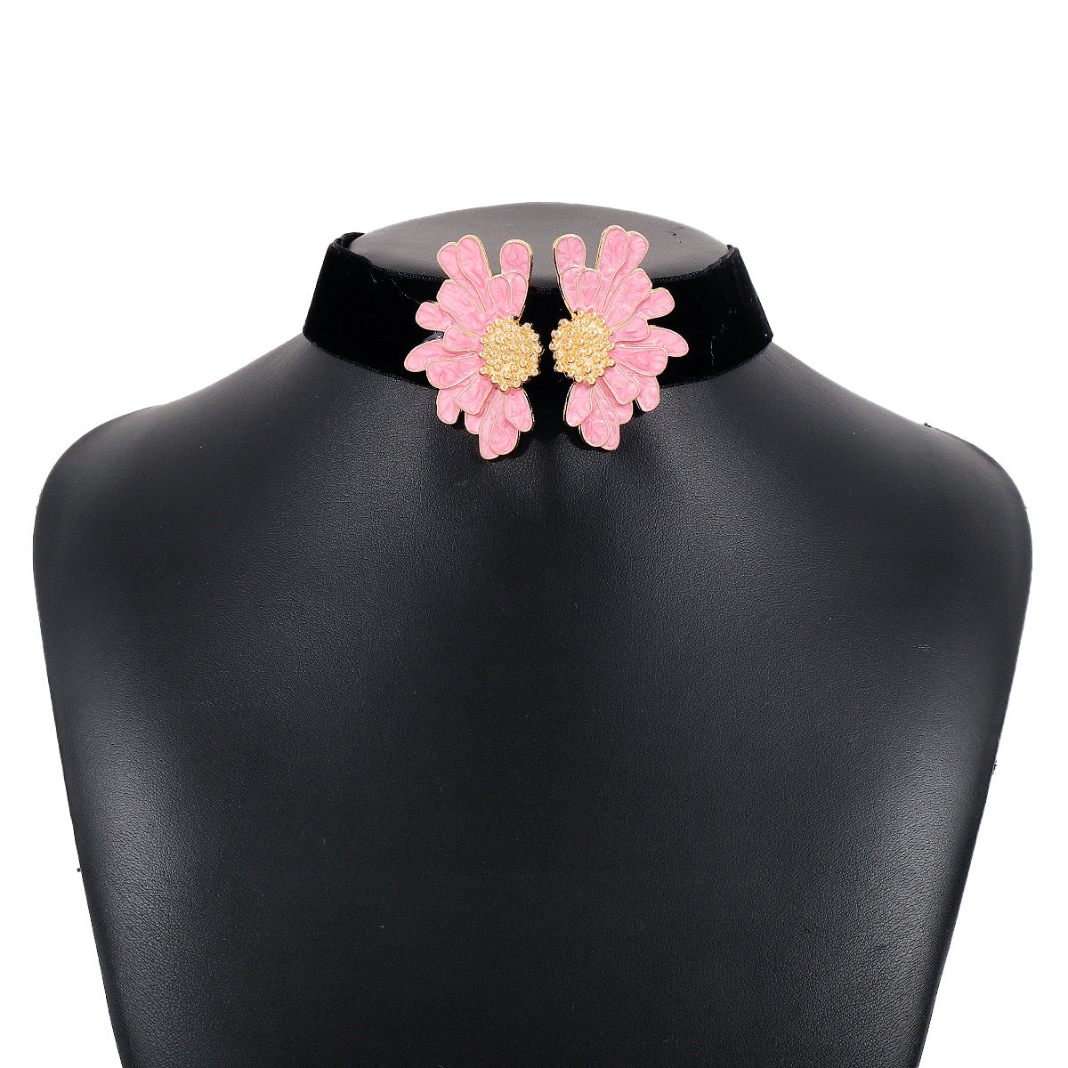 Wholesale Niche Retro Flower Necklace Flocking Cloth Oil Dropping Necklace