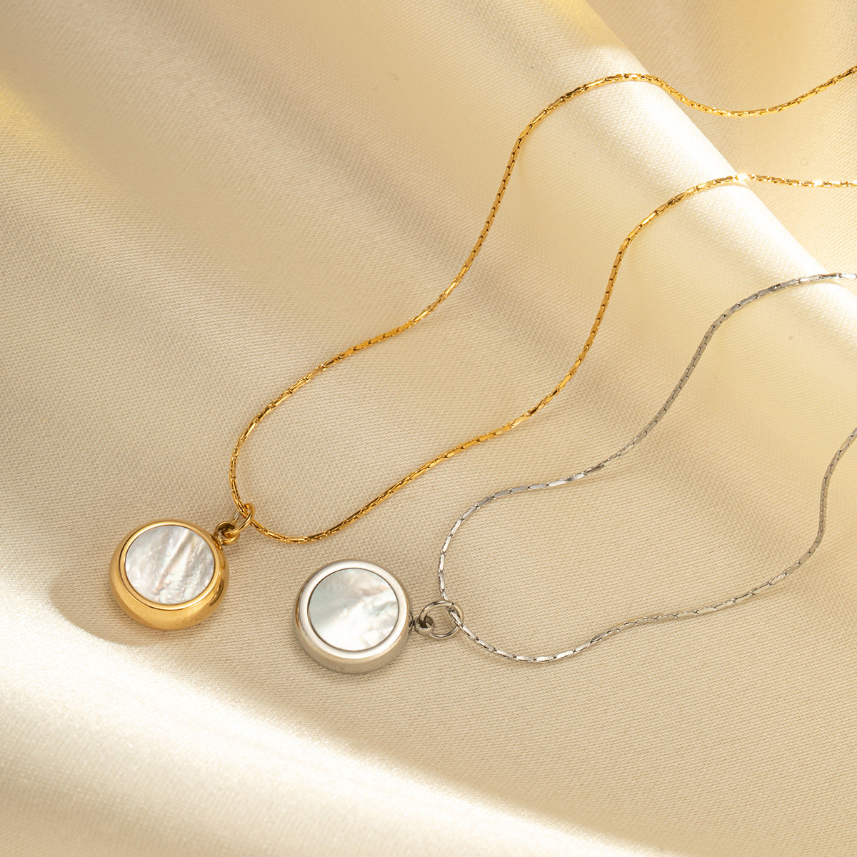 Wholesale Titanium Steel Necklace with Shell Smiley Face Clavicle Chain ACC-NE-Jind001