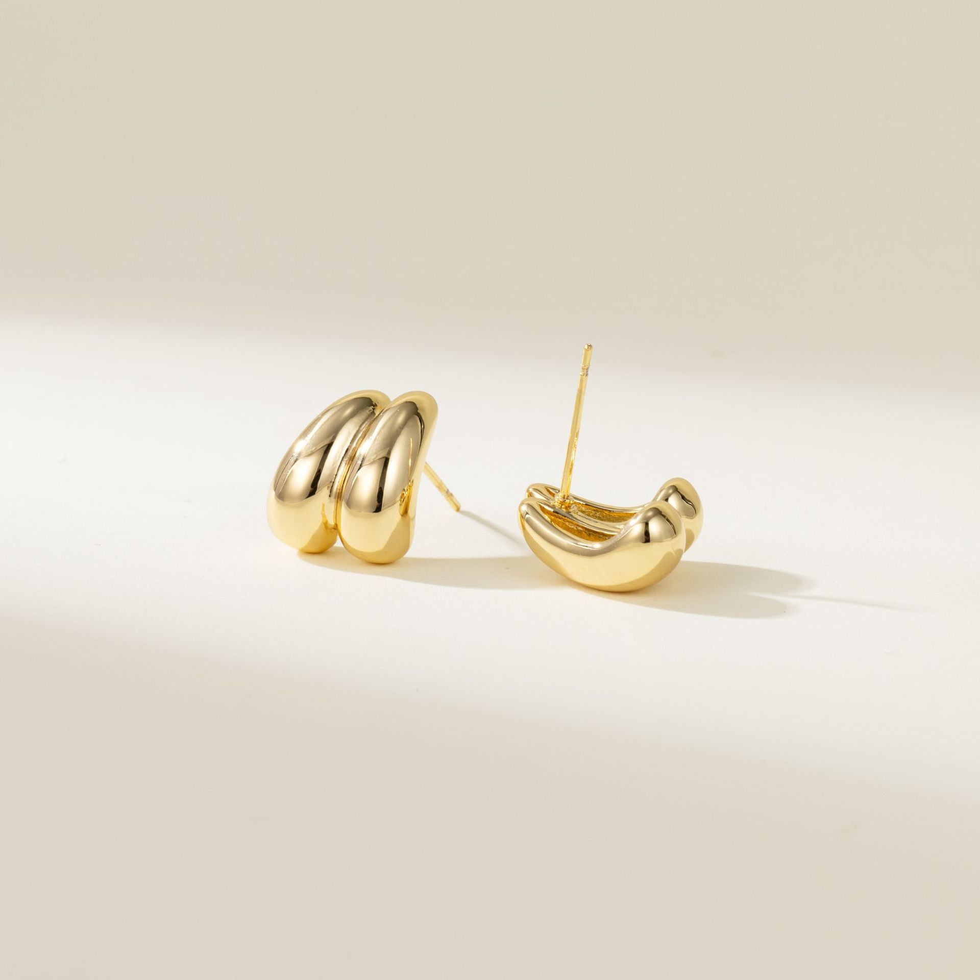 Wholesale double C simple earrings