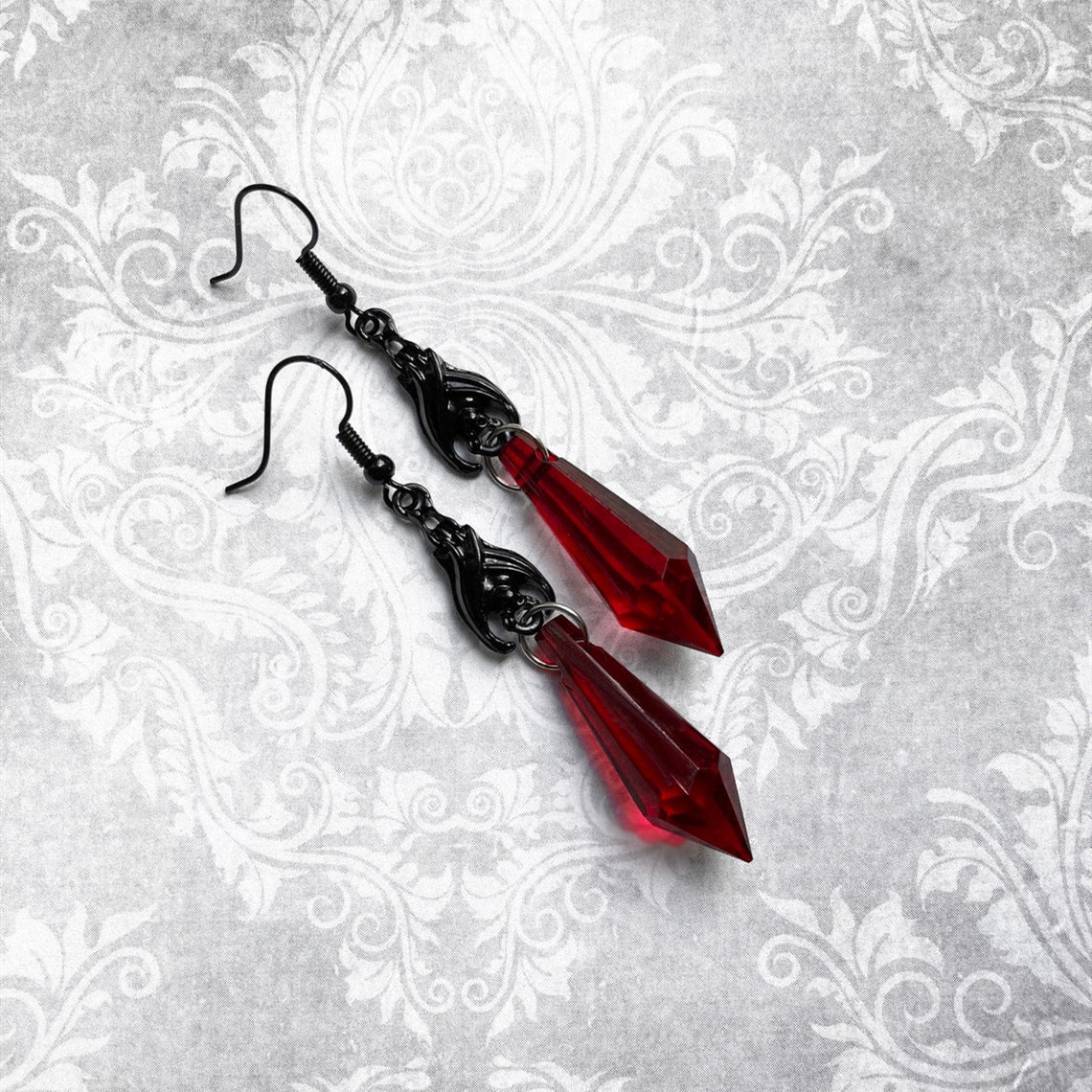 Wholesale Red and Black Gemstone Pendant Earrings Dark Black Bat Decoration Alloy Earrings ACC-ES-AnMing002